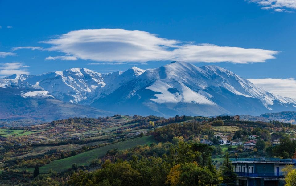 The Majella massif, whose highest peak is Monte Amaro (2,793 m).